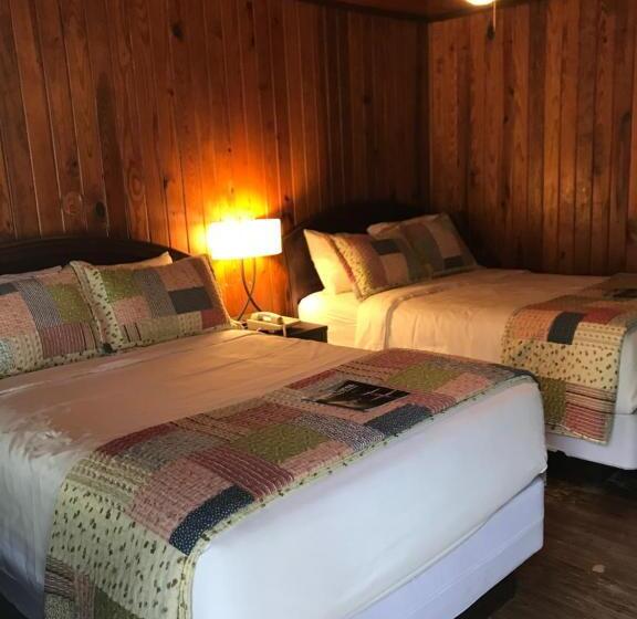 غرفة ديلوكس رباعية, The Riverside Lodge At Chimney Rock