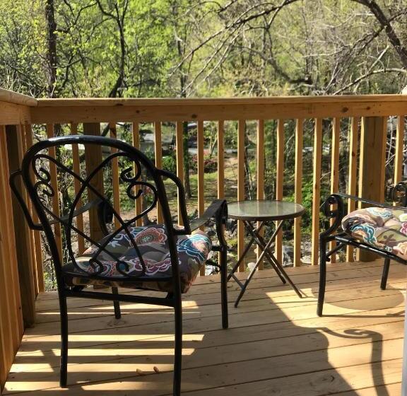 Четырехместный Номер Deluxe, The Riverside Lodge At Chimney Rock