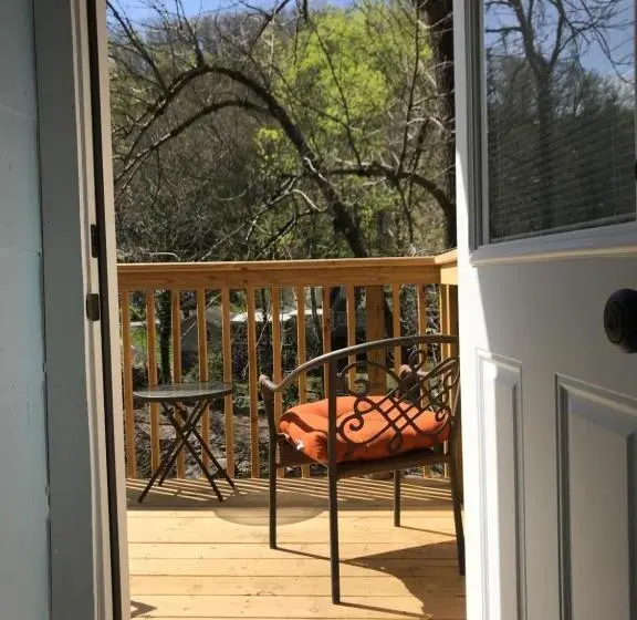 デラックスルーム, The Riverside Lodge At Chimney Rock