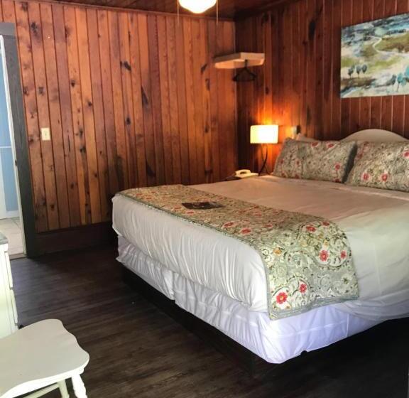 Номер Deluxe Кровать Кинг, The Riverside Lodge At Chimney Rock