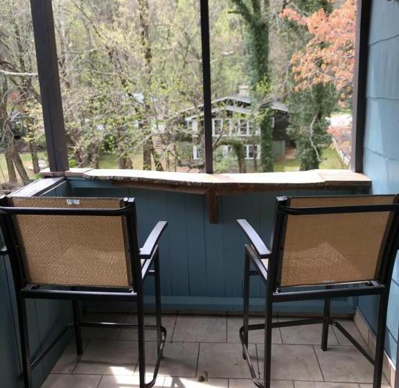 غرفة قياسية سرير كينج, The Riverside Lodge At Chimney Rock