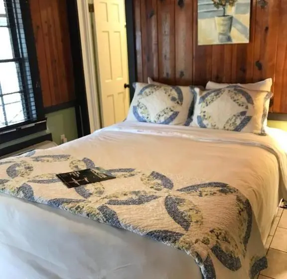 バルコニー付きスタンダードルーム, The Riverside Lodge At Chimney Rock