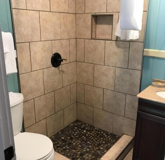 غرفة قياسية سرير كينج, The Riverside Lodge At Chimney Rock