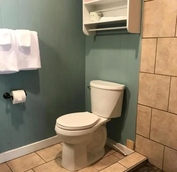 キングサイズベッドのスタンダードルーム, The Riverside Lodge At Chimney Rock