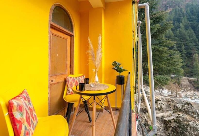 اتاق استاندارد, Nomads Hostel