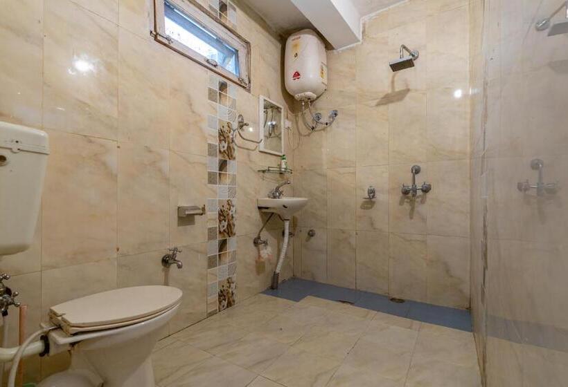 تختخواب در اتاق مشترک, Nomads Hostel