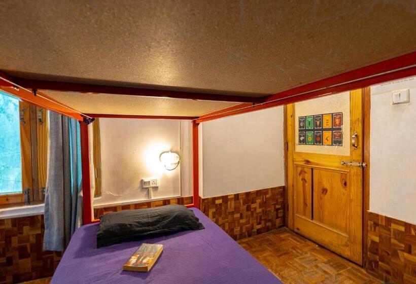 تختخواب در اتاق مشترک, Nomads Hostel