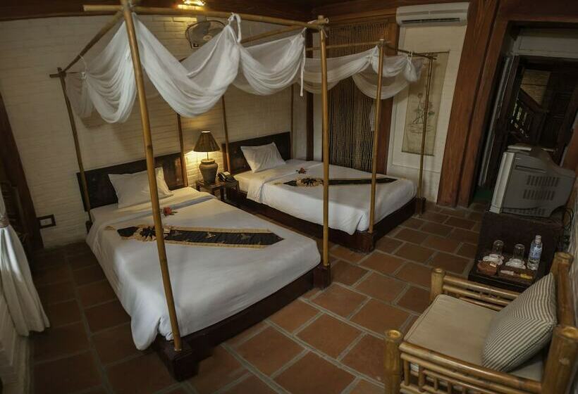 اتاق سوپریور با چشم‌انداز باغ, Van Chai Resort