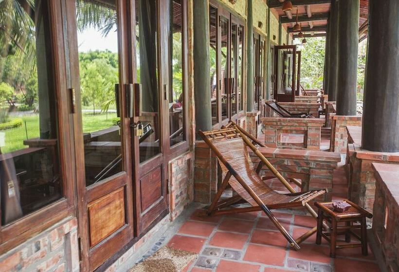 اتاق لوکس با چشم‌انداز باغ, Van Chai Resort