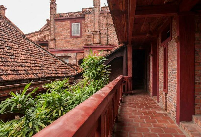 اتاق سوپریور با چشم‌انداز باغ, Van Chai Resort