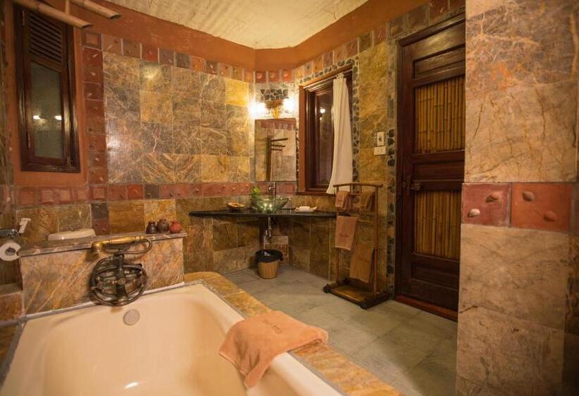 اتاق سوپریور با چشم‌انداز دریا, Van Chai Resort