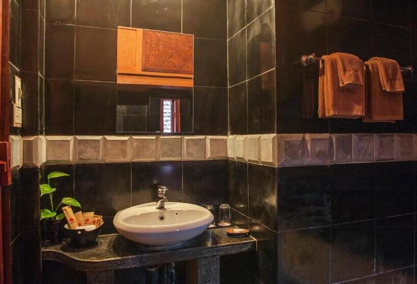 اتاق لوکس با چشم‌انداز باغ, Van Chai Resort