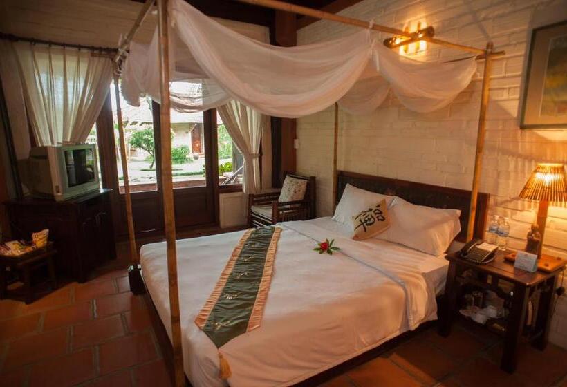 اتاق لوکس با چشم‌انداز باغ, Van Chai Resort