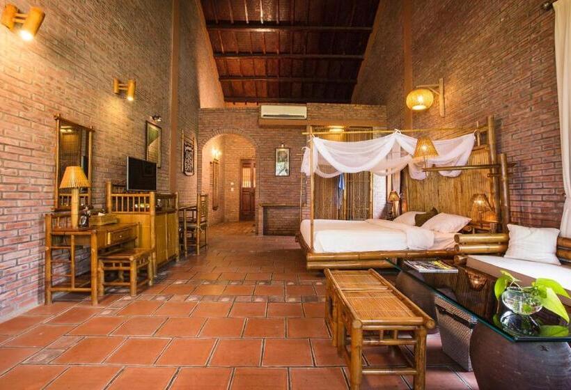 اتاق لوکس با چشم‌انداز دریا, Van Chai Resort