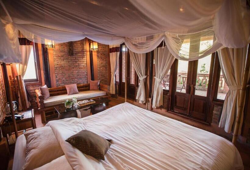 سوییت با چشم‌انداز دریا, Van Chai Resort