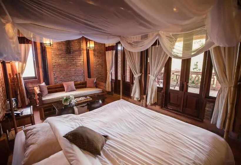سوییت با چشم‌انداز دریا, Van Chai Resort