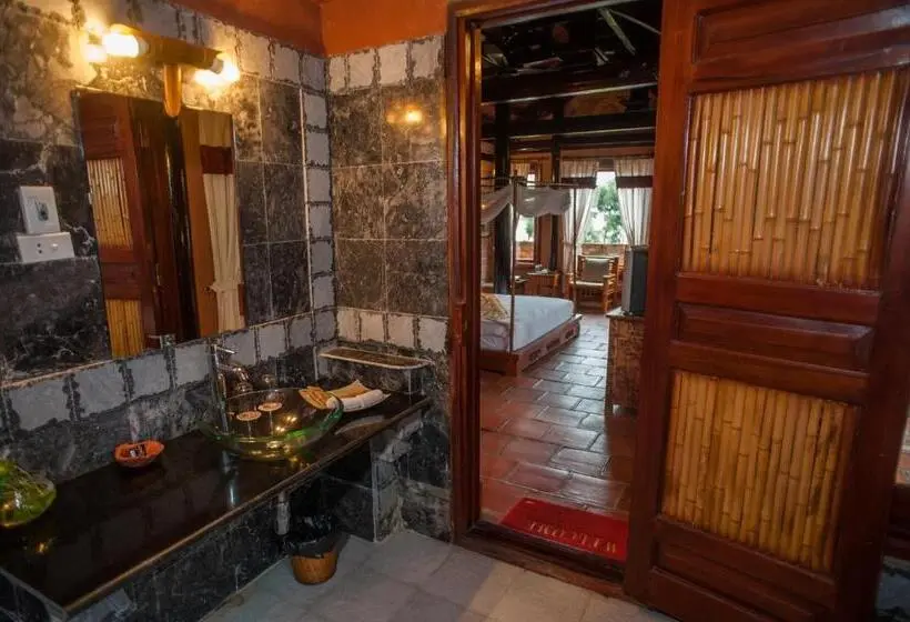 سوییت با چشم‌انداز دریا, Van Chai Resort