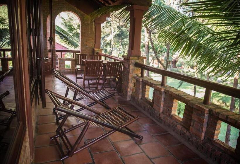 اتاق خانواده اجرایی, Van Chai Resort