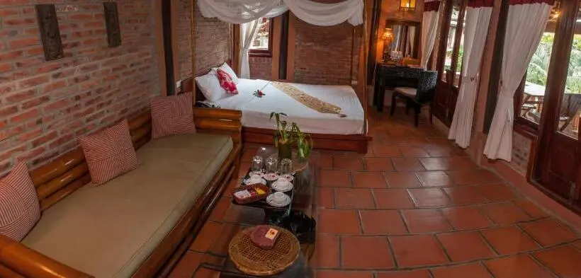 سوئیت جونیور خانوادگی, Van Chai Resort