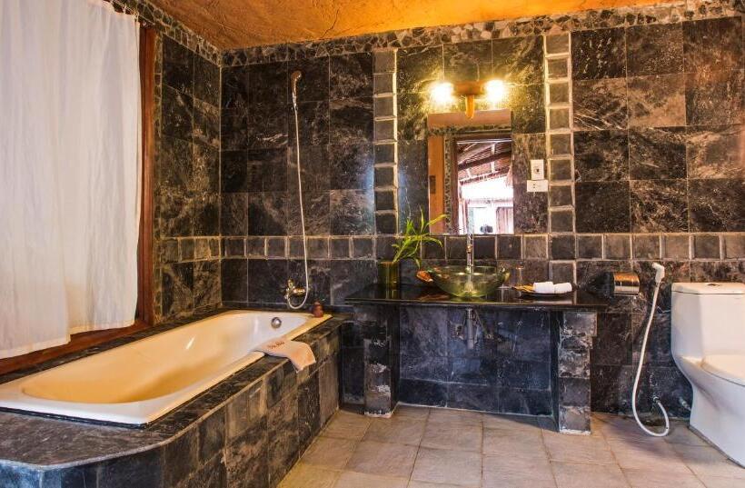 سوئیت جونیور خانوادگی, Van Chai Resort
