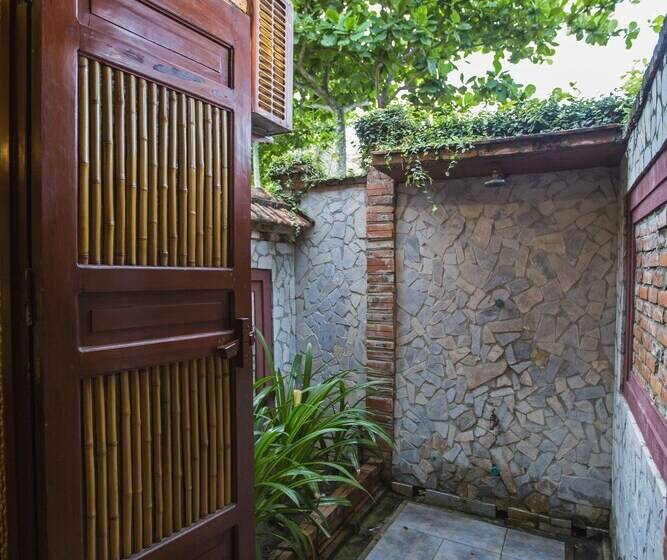 اتاق سوپریور با چشم‌انداز دریا, Van Chai Resort