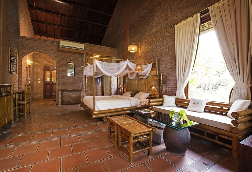 اتاق لوکس با چشم‌انداز دریا, Van Chai Resort
