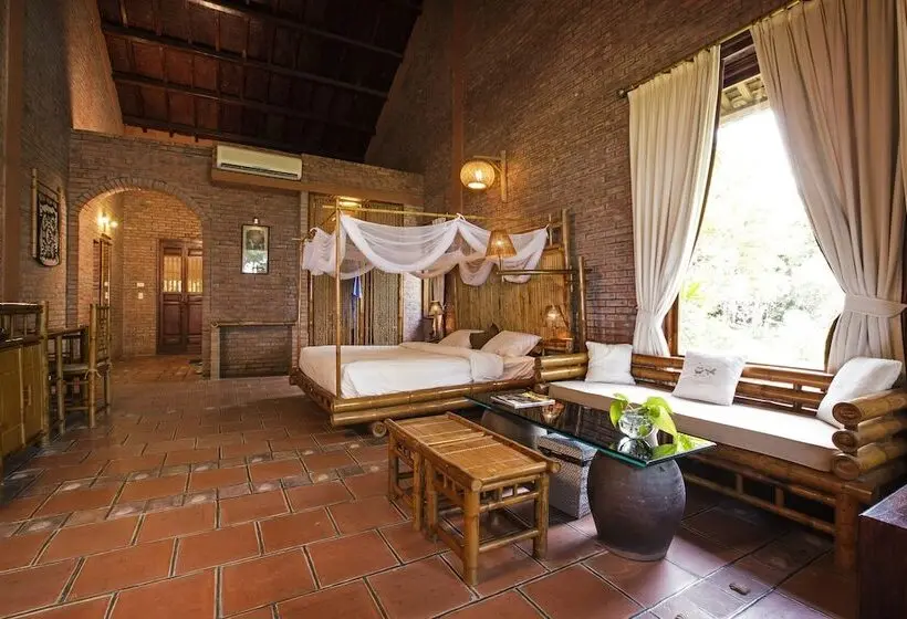 اتاق لوکس با چشم‌انداز دریا, Van Chai Resort