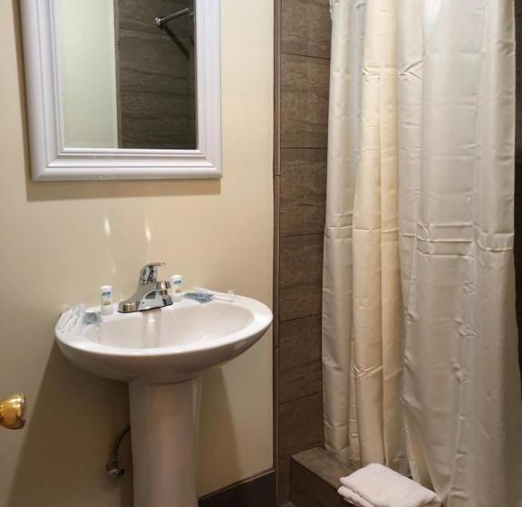 غرفة قياسية, 24 Hours Motel