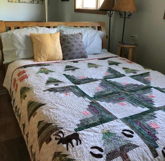 جناح غرفتين نوم, Sawing Logzz Cabin