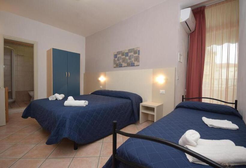 غرفة قياسية ثلاثية, Atmosfere Beach