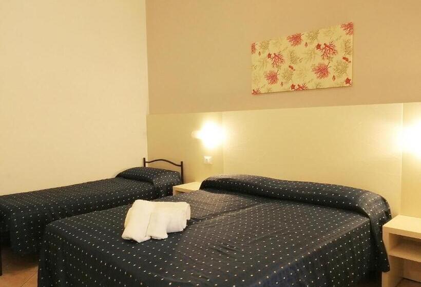 غرفة قياسية ثلاثية, Atmosfere Beach