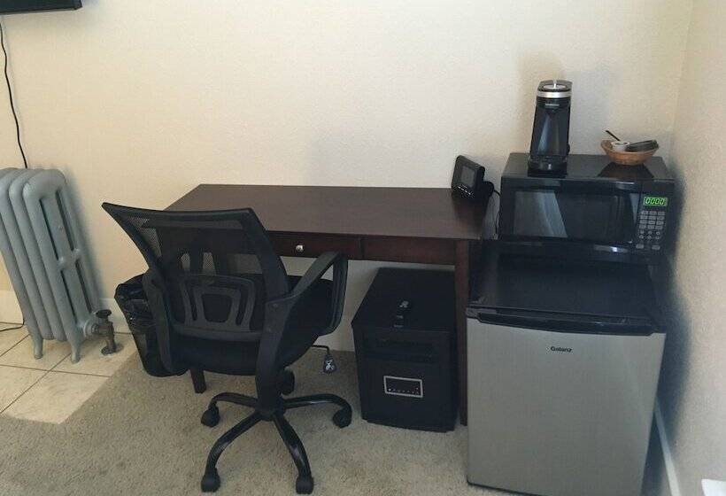 חדר סטנדרט, Burgess