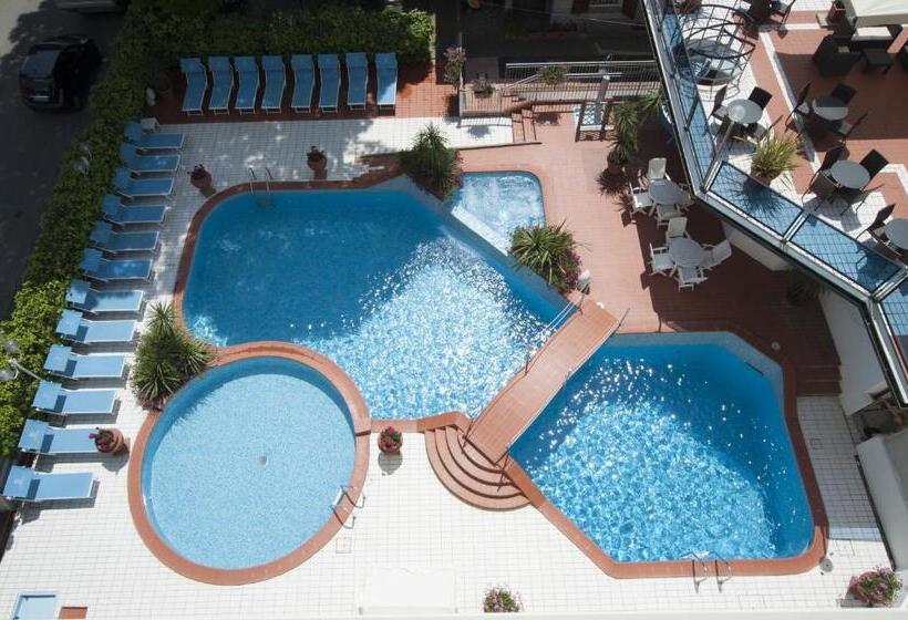 이그제큐티브 트리플, Donatella Pinarella