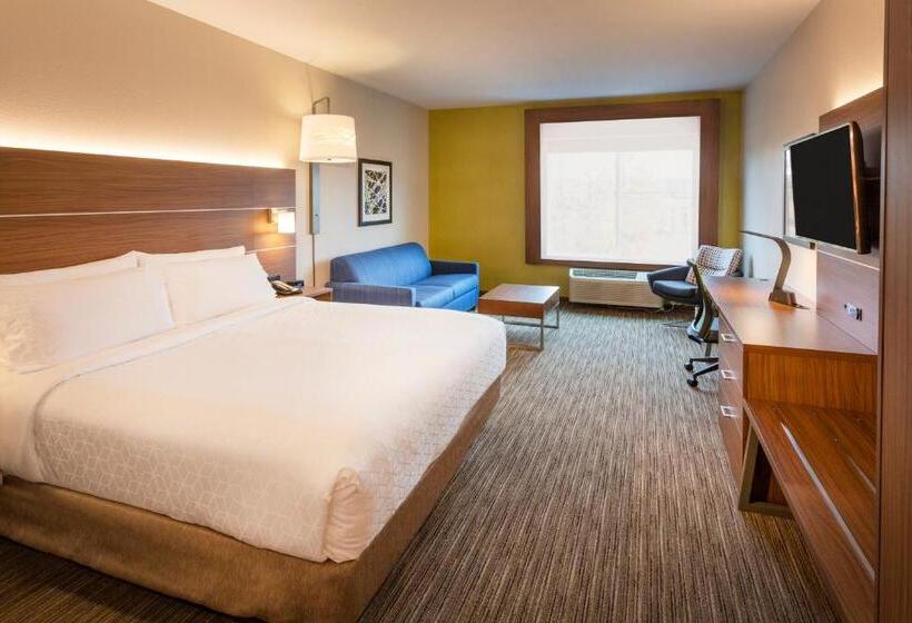 מיטת קינג בסוויטה, Holiday Inn Express & Suites   Seattle South   Tukwila, An Ihg