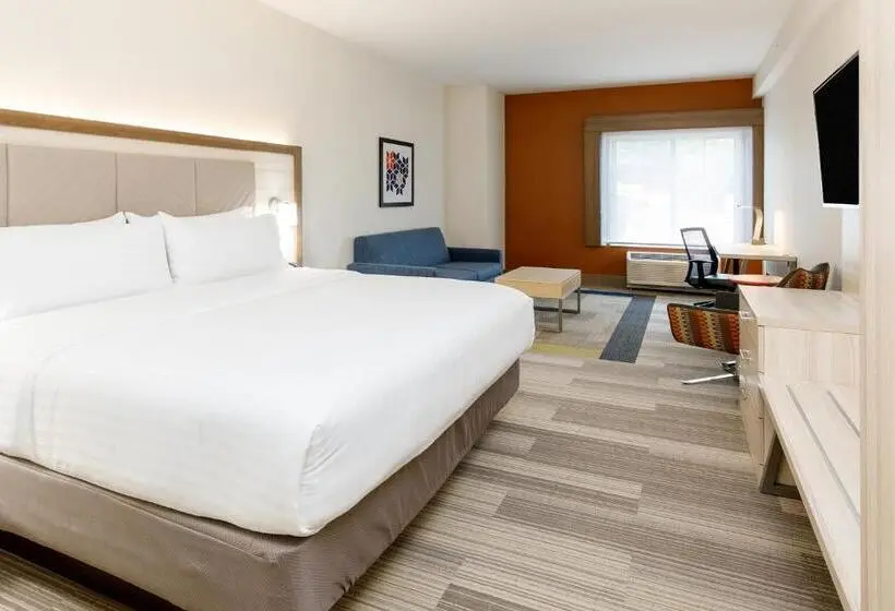 キングサイズベッドのスイートルーム, Holiday Inn Express & Suites Sturbridge, An Ihg