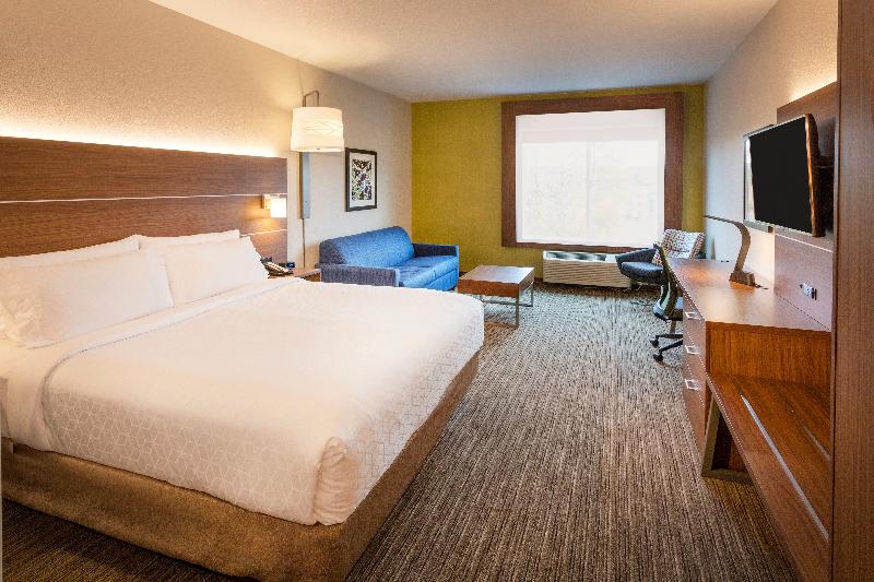 מיטת קינג בסוויטה, Holiday Inn Express & Suites   Seattle South   Tukwila, An Ihg