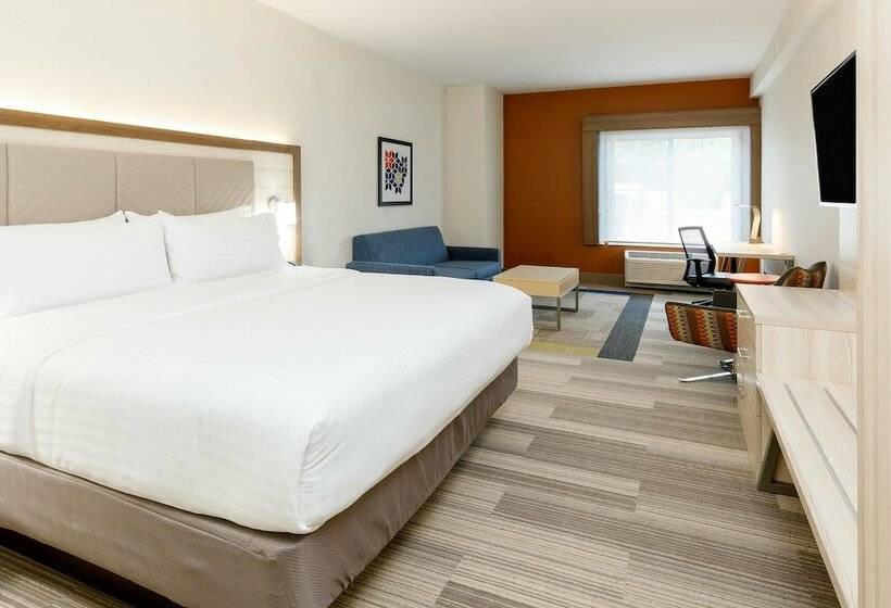 스위트, Holiday Inn Express & Suites   Sturbridge, An Ihg
