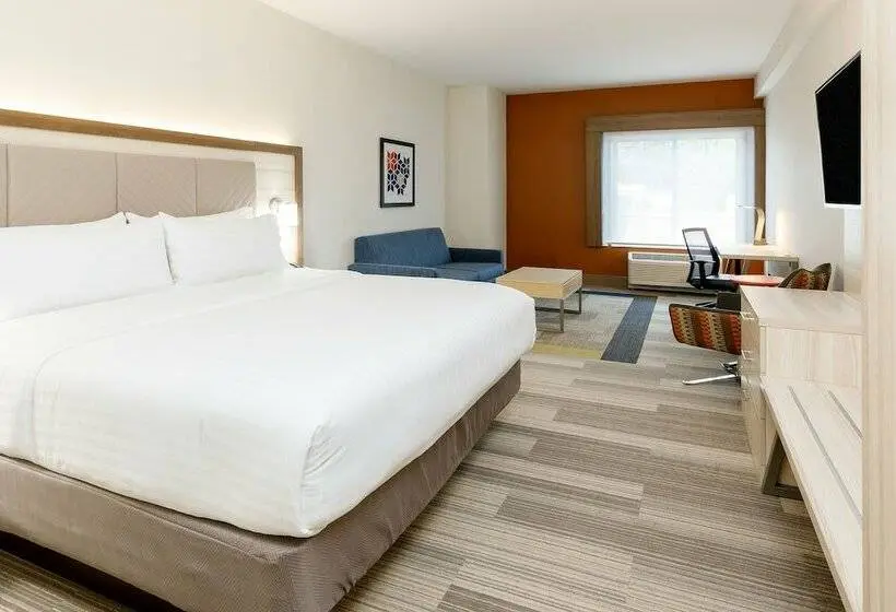 スイート, Holiday Inn Express & Suites Sturbridge, An Ihg