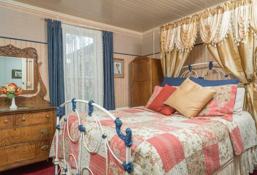 Номер Стандарт, Julian Gold Rush