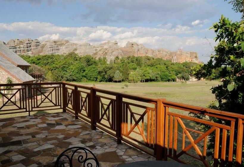 اتاق استاندارد چهار تخته, Le Jardin Du Roy