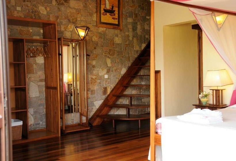 اتاق استاندارد چهار تخته, Le Jardin Du Roy