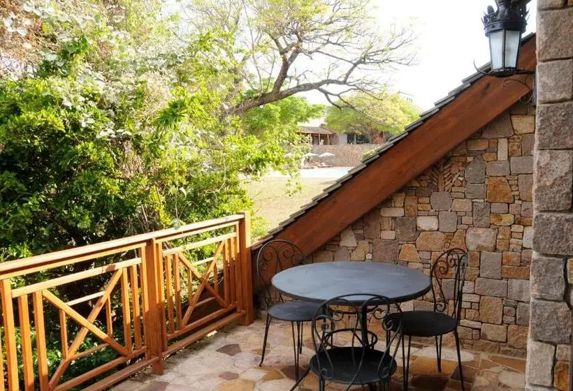 اتاق استاندارد سه نفره, Le Jardin Du Roy