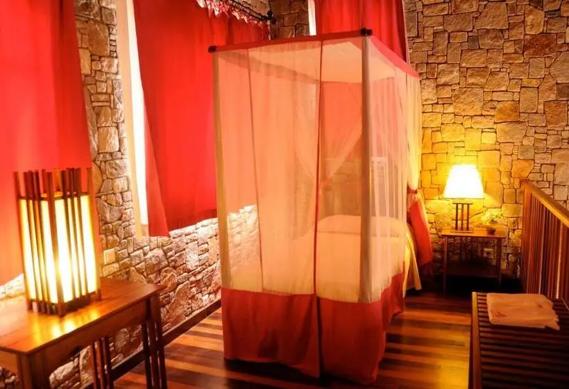 اتاق استاندارد سه نفره, Le Jardin Du Roy