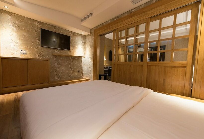 Семейный Номер, Myko Hotel Makassar