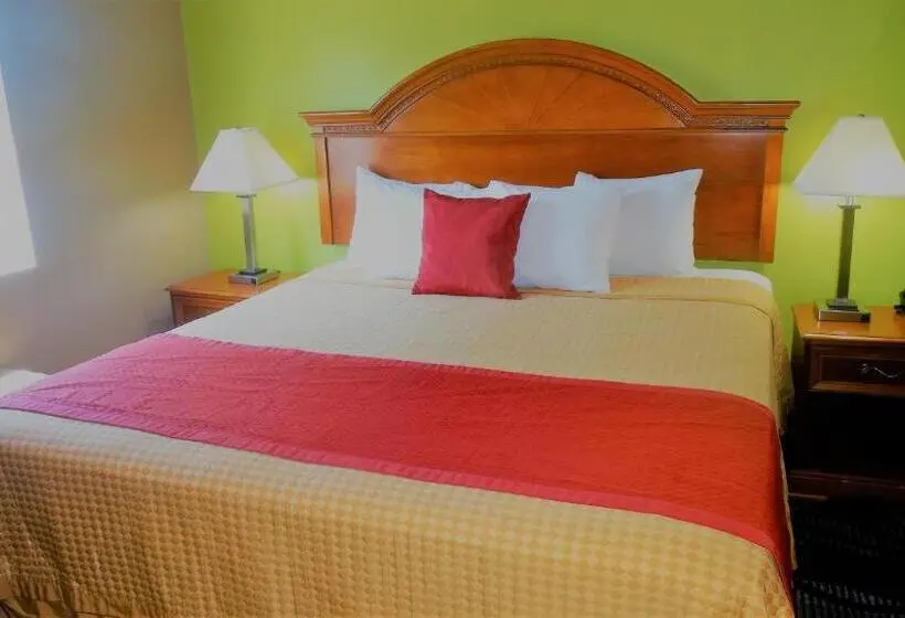 身障者適用キングサイズベッドルーム, Oak Tree Inn & Suites