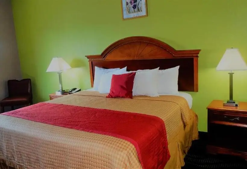 キングサイズベッドのスタンダードルーム, Oak Tree Inn & Suites