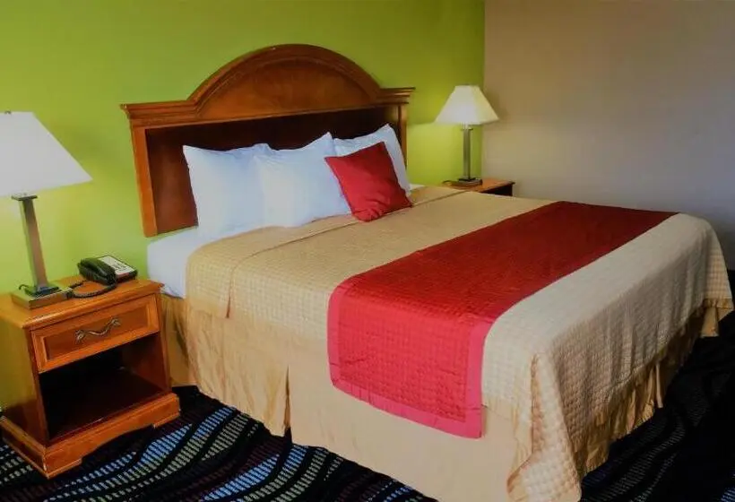 キングサイズベッドのスタンダードルーム, Oak Tree Inn & Suites