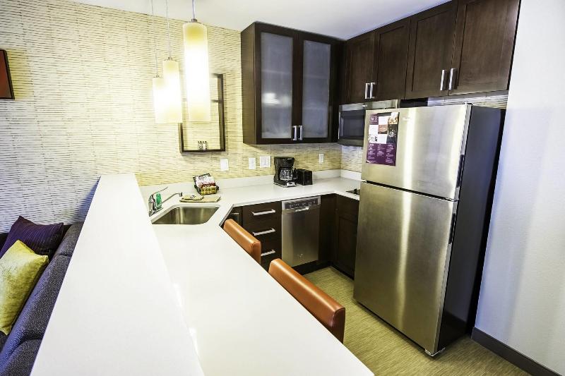 带大床的标准工作室, Residence Inn By Marriott Columbia West/lexington