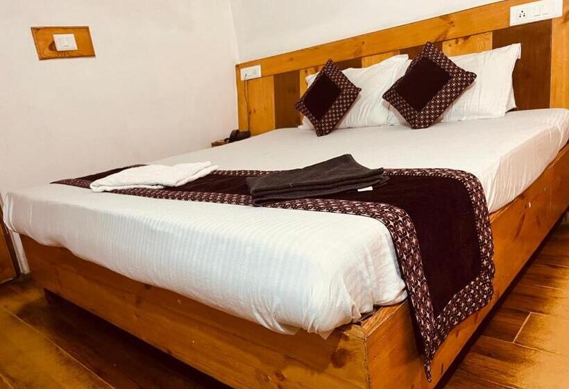 اتاق اکونومی, Solitaire With Best View Of Mountains