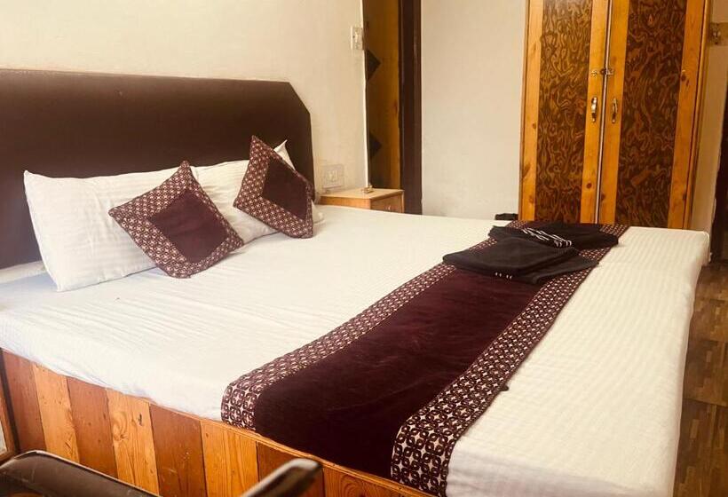 اتاق اکونومی, Solitaire With Best View Of Mountains